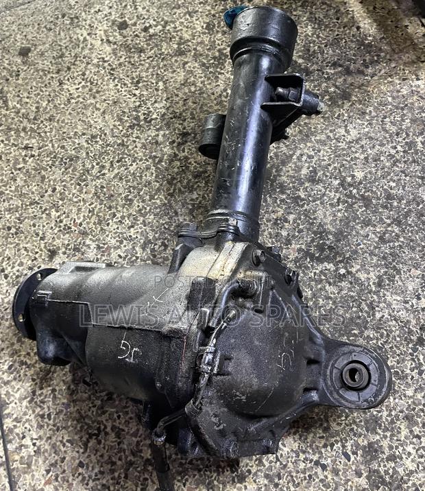 100 200 Series Front Differential