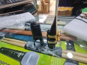 Alto Saxophone Mouth Piece With Reed