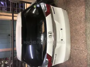 Honda Fit Shuttle 2015 Taillgate