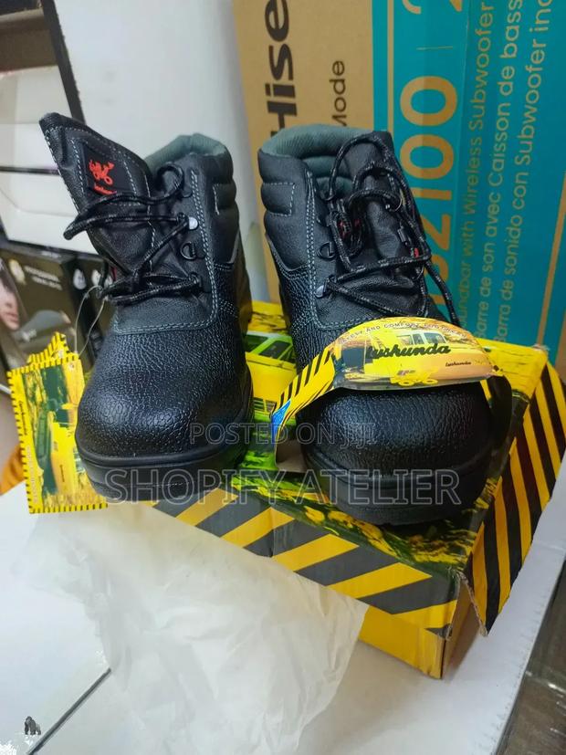 Caterpillar Quality Heavy Duty Safety Boot - main view