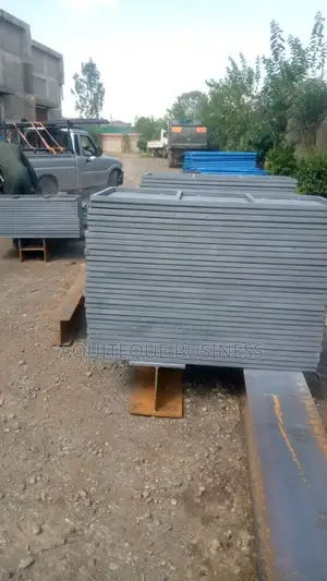 Metal Strappers 4ftx2ft