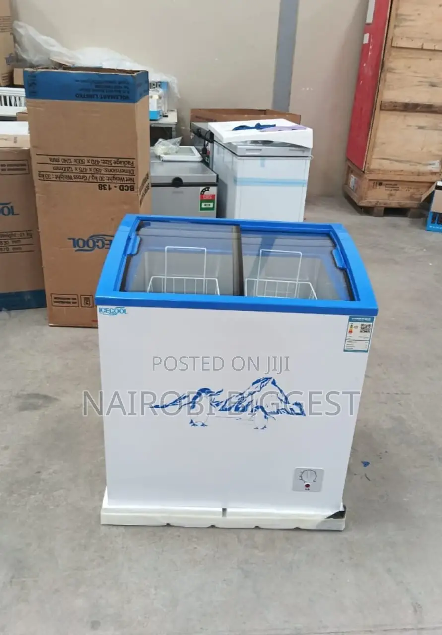 Long Lasting White ICECOOL 159litres Display Freezer