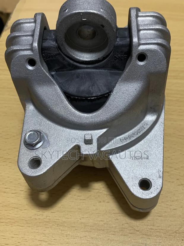 PORSCHE Engine Mount - thumbnail 3