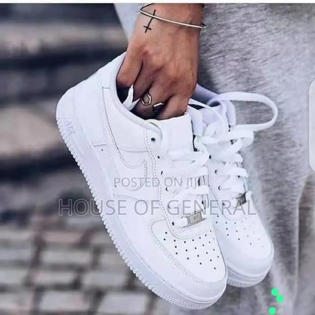 White AIRFORCE 1 - main view
