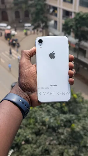 Apple iPhone XR 64 GB White