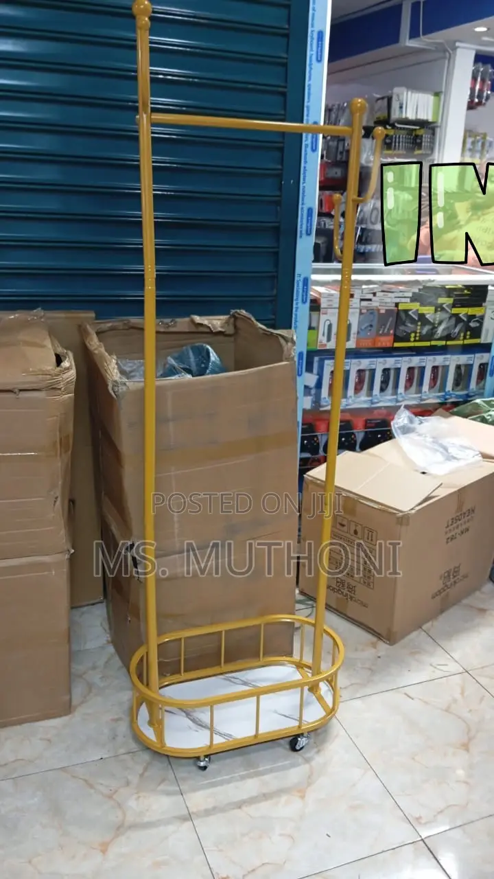 Movable Cloth Rack With Wheels*