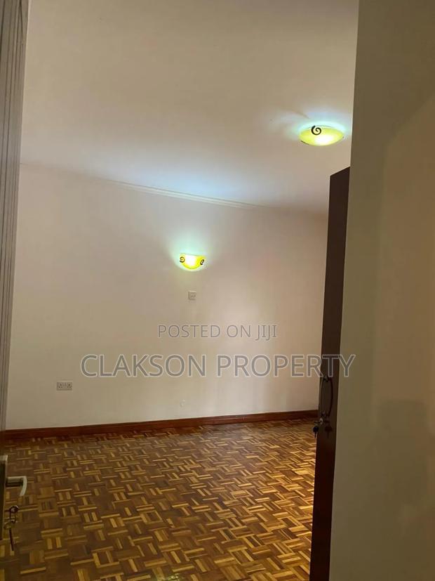 5bdrm Townhouse/Terrace in Thome for sale