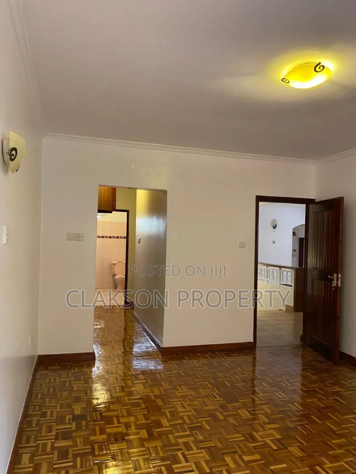 5bdrm Townhouse/Terrace in Thome for sale
