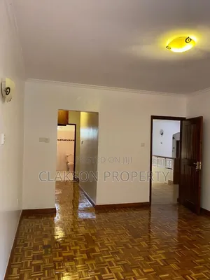 5bdrm Townhouse/Terrace in Thome for sale