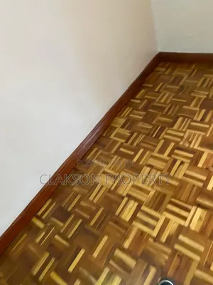 5bdrm Townhouse/Terrace in Thome for sale