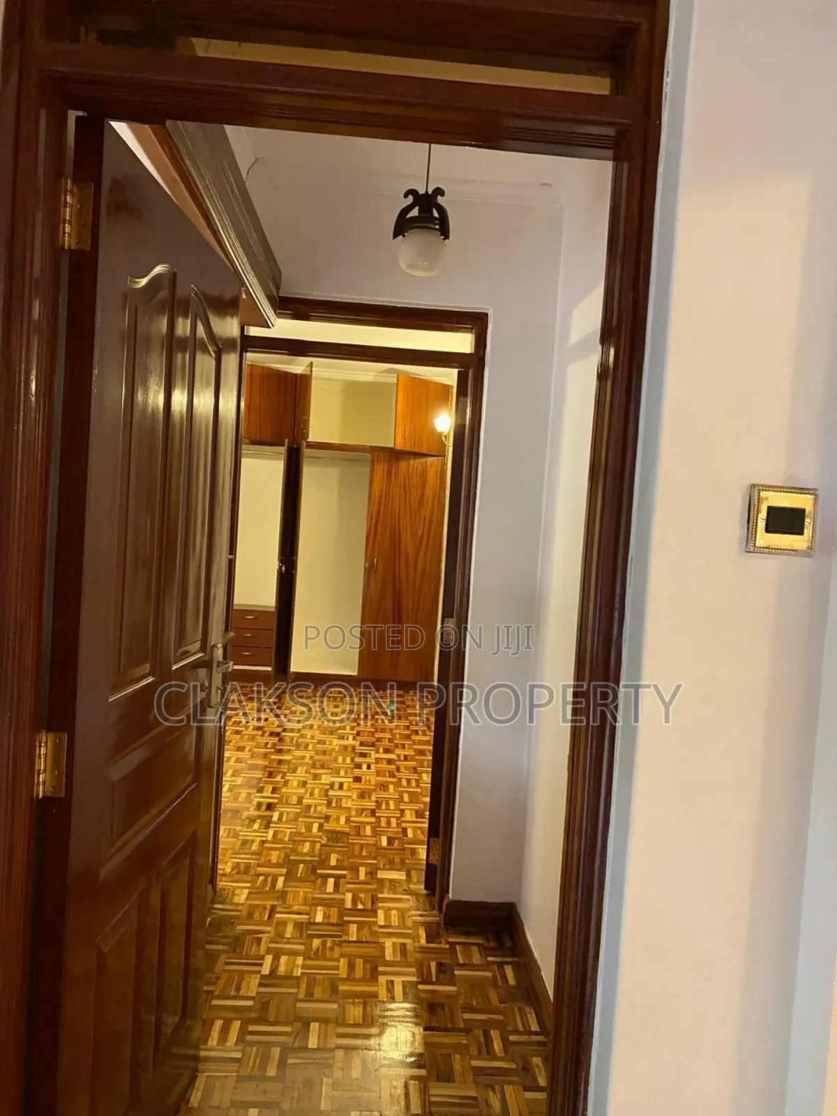 5bdrm Townhouse/Terrace in Thome for sale