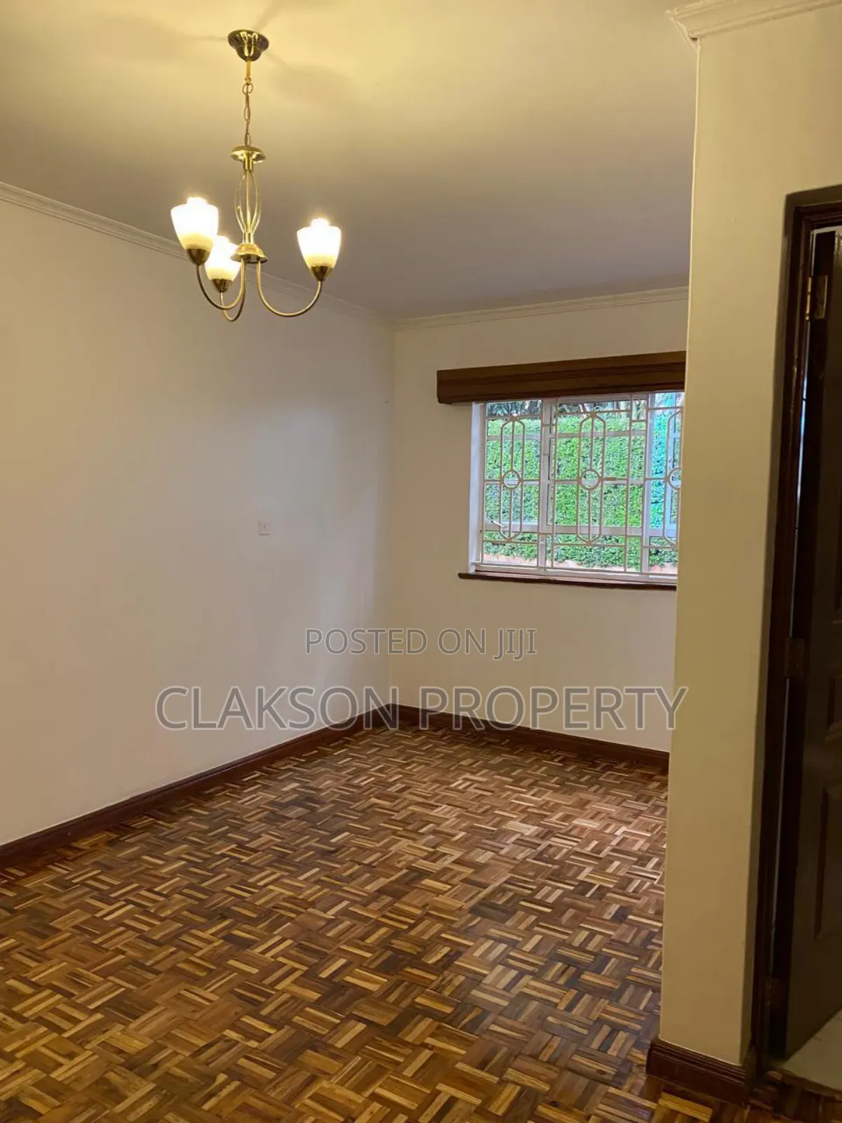 5bdrm Townhouse/Terrace in Thome for sale