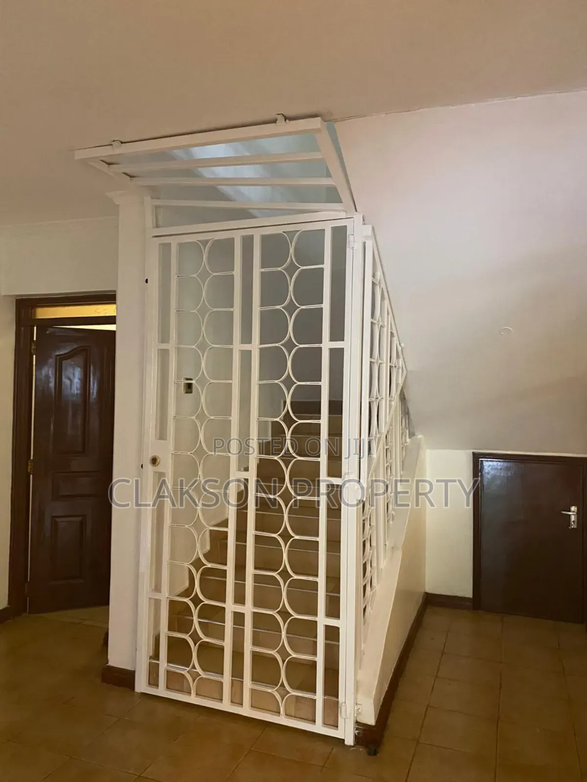 5bdrm Townhouse/Terrace in Thome for sale