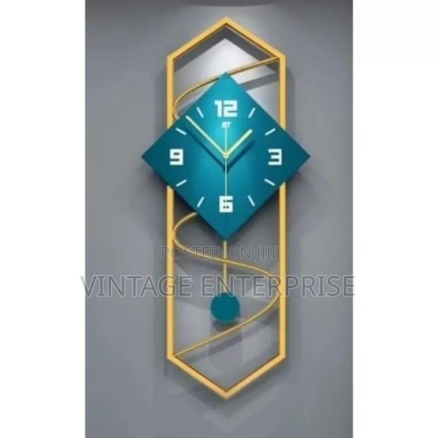 Wall Clocks :Modern Living Room Wallclocks ••√ - main view