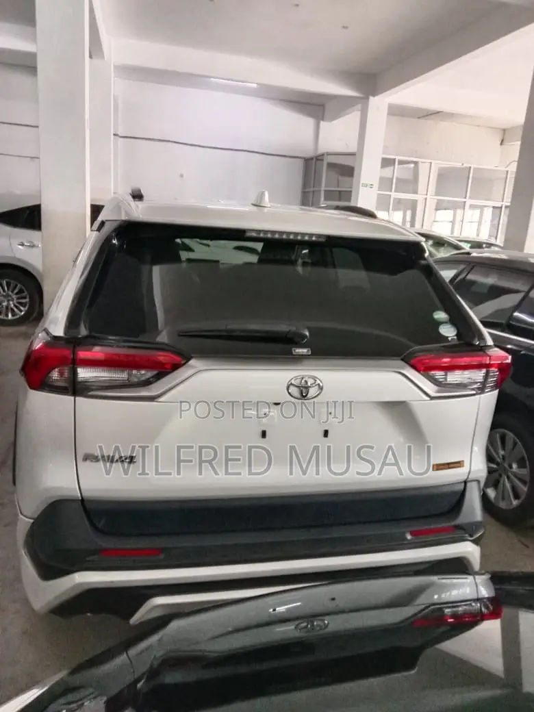 Toyota RAV4 2019 White