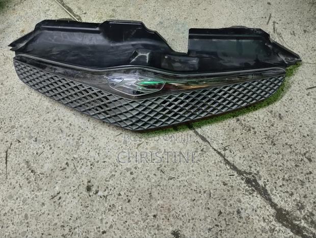 Toyota Ractis Front Bumper Grille