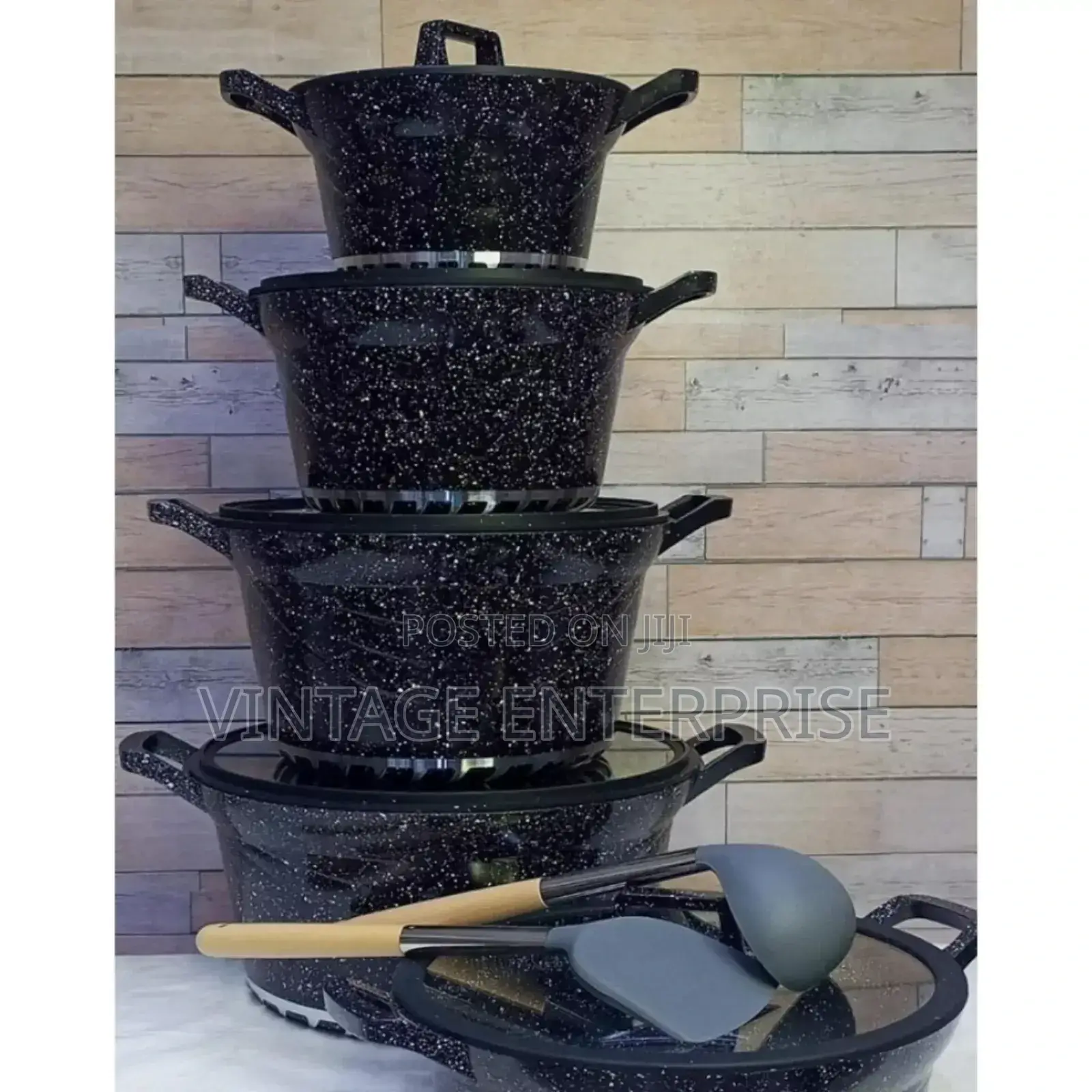Cookware : 12pc , Silicone Regina Blacks Cookware .