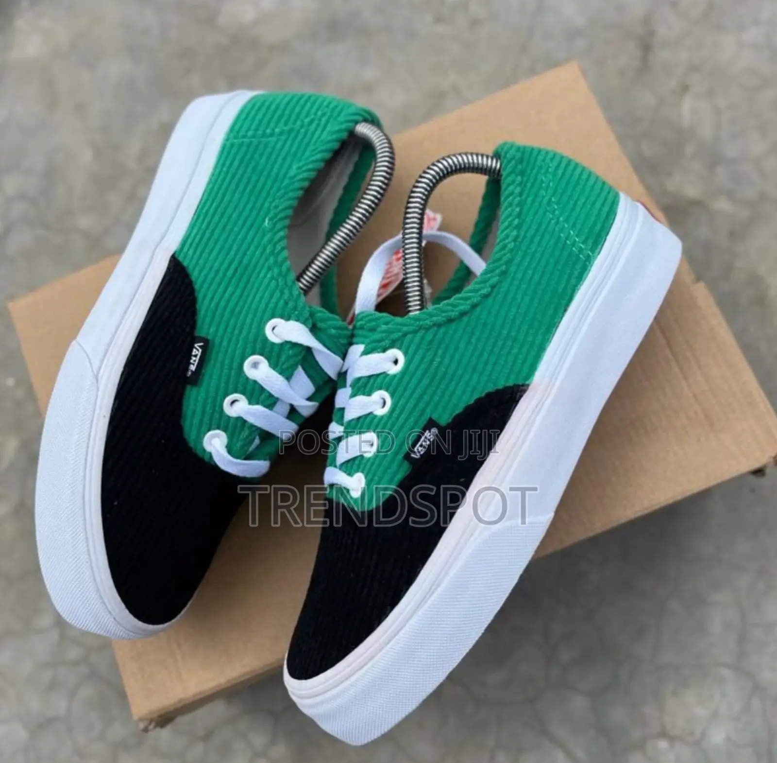 Van's Corduroy Sizes:37-45