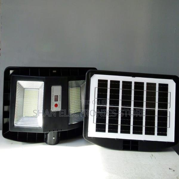 Led Solarpowered Security Light –Cclamp 200 Watts Restocked - main view