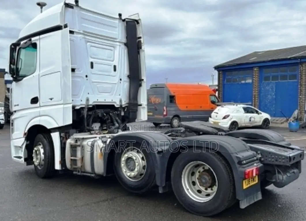 Mercedes Actros 2546