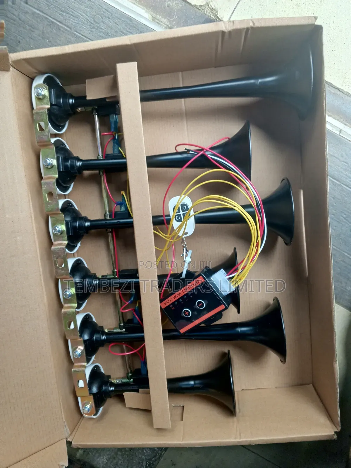 6 Pipe Air Horn 24volts/Melody Horn
