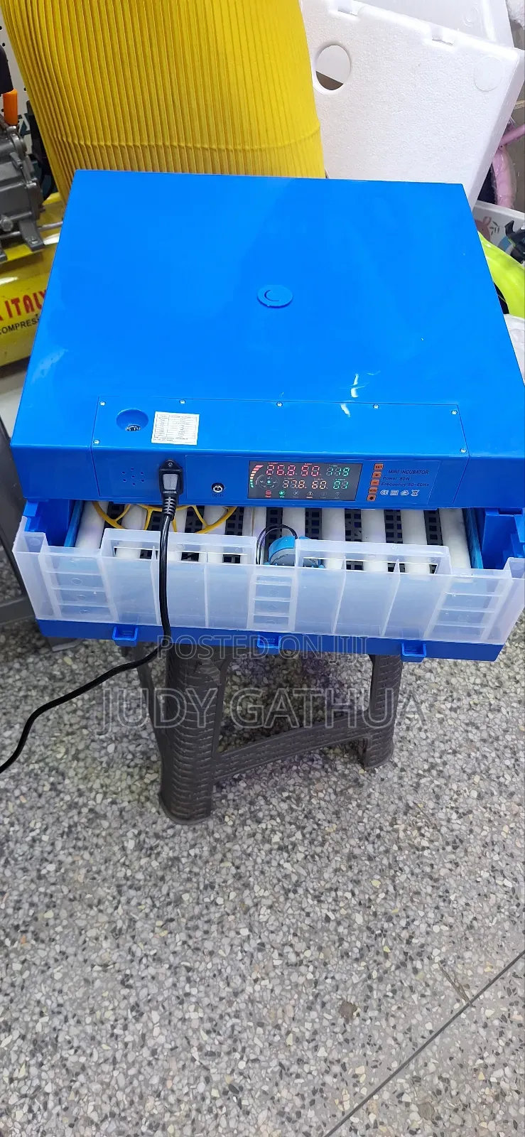 Incubator 64eggs
