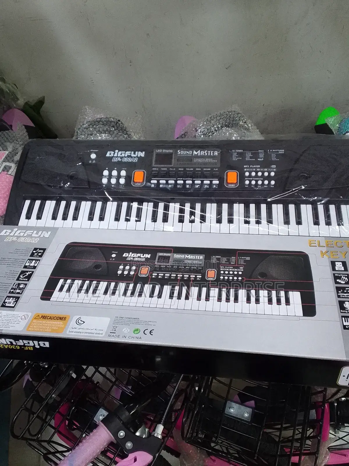 Piano for Kids With Melodies and Microphone