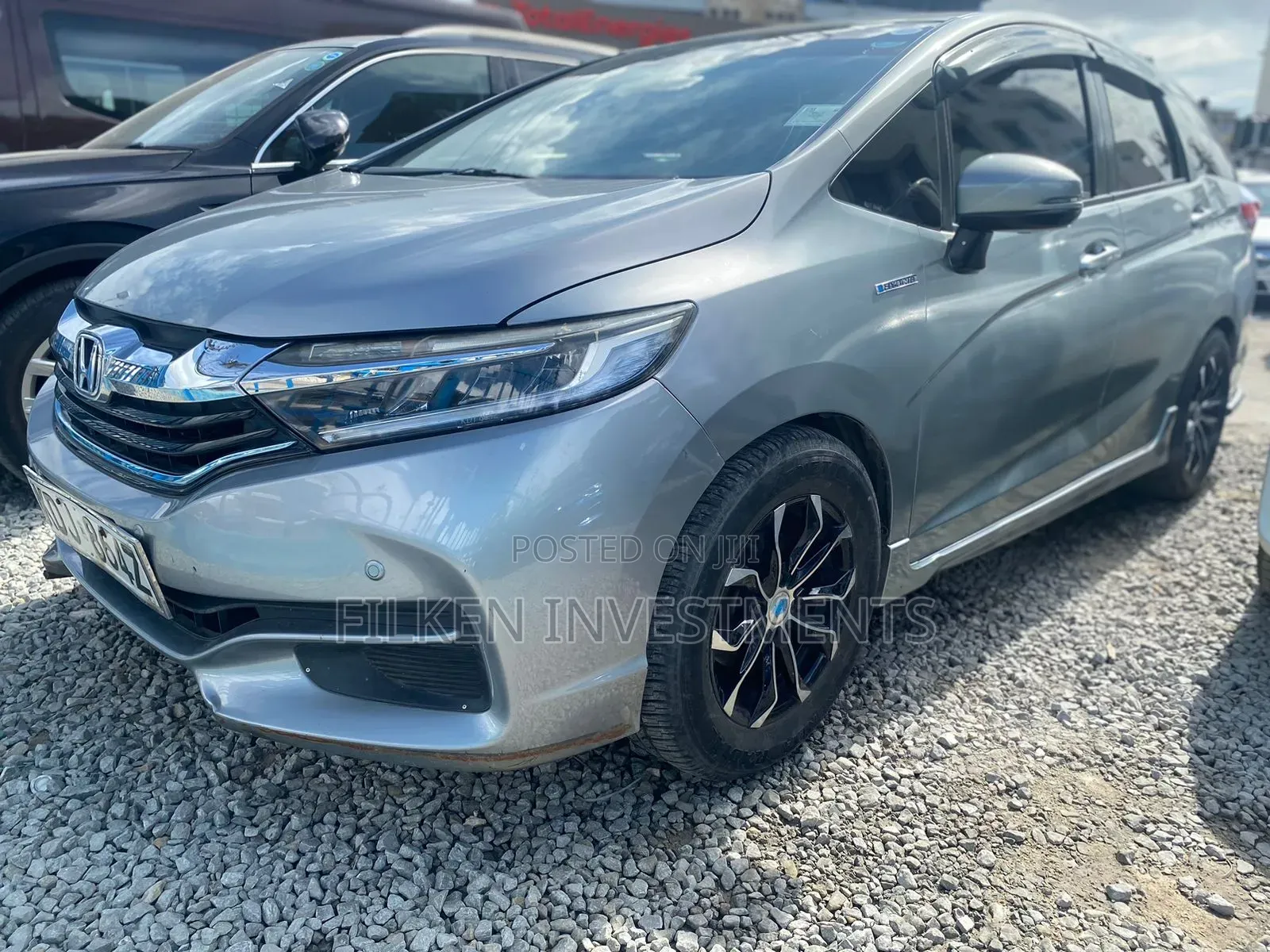 Honda Fit Shuttle 1.5 Hybrid 2WD 2015 Silver