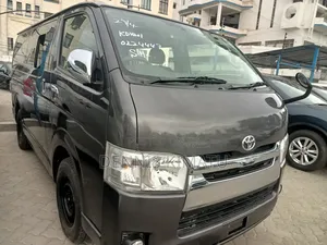 Toyota HiAce 2017 Black
