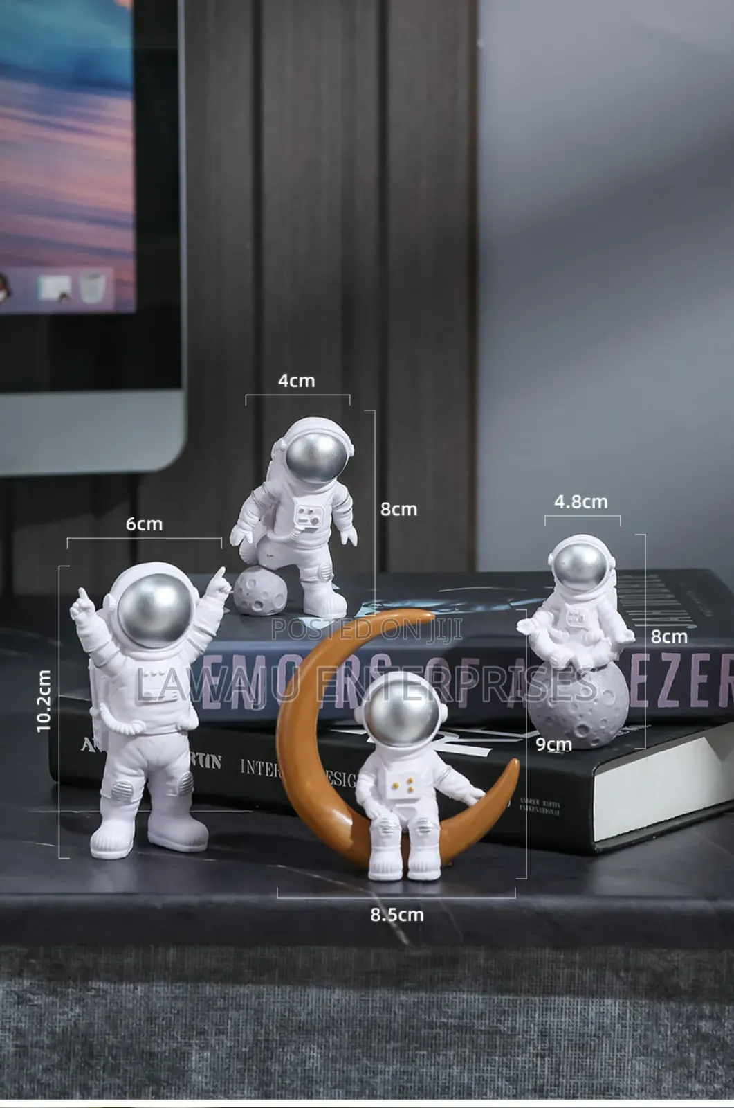 4 PCS Spaceman Statue