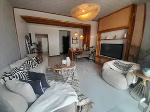 3bdrm Apartment in Gateway Mall Area for rent