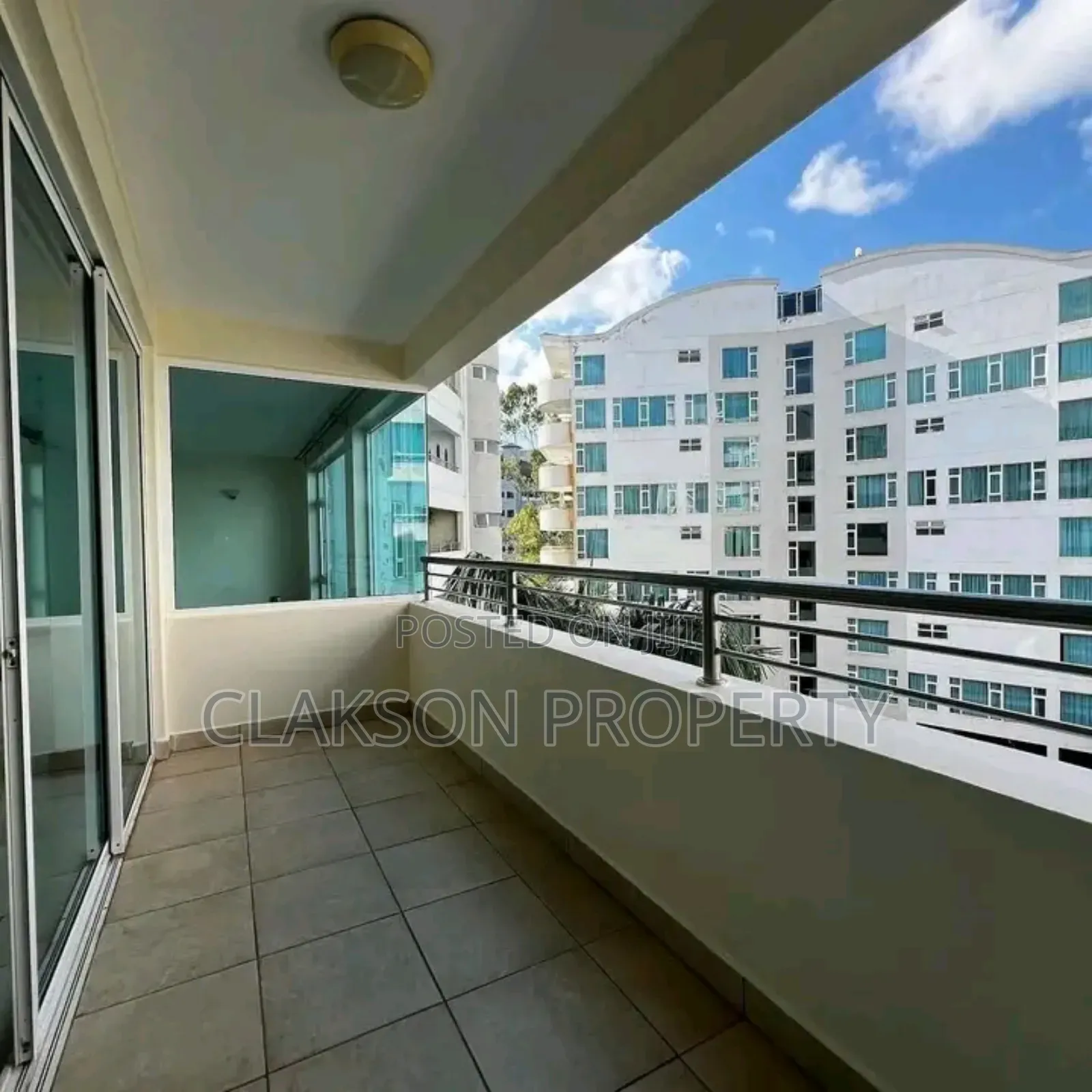 3bdrm Apartment in Riverside for sale