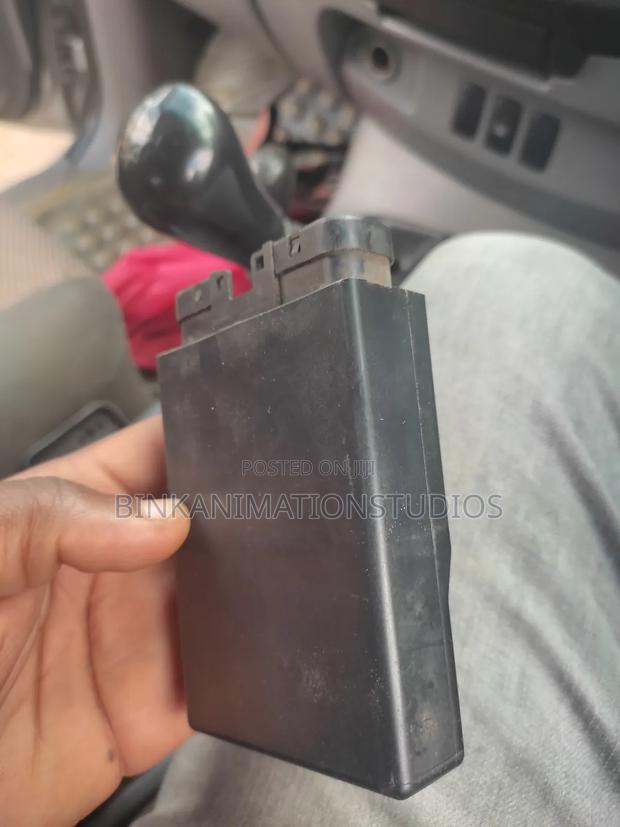 Honda CBR 1993 White - thumbnail 4