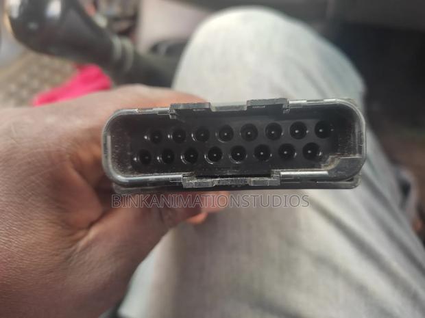 Honda CBR 1993 White - thumbnail 5