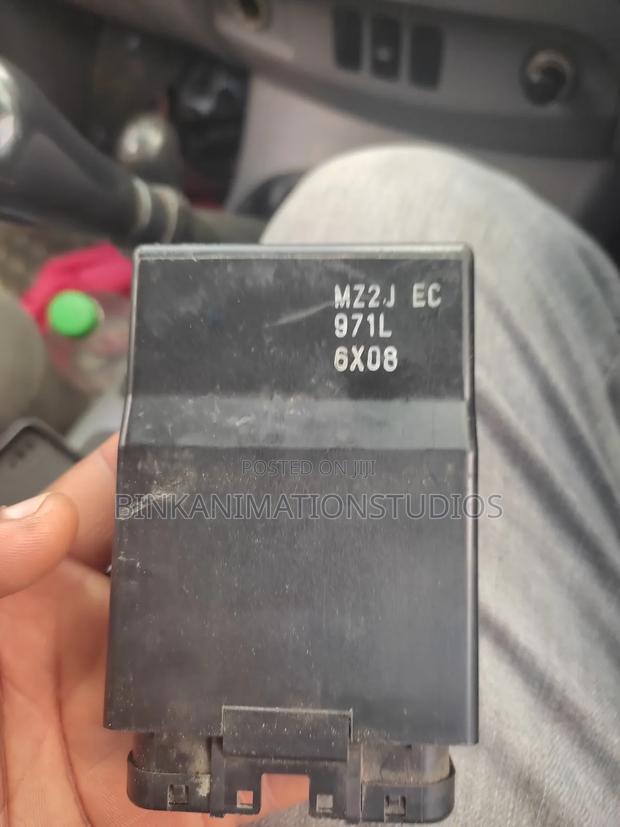 Honda CBR 1993 White - thumbnail 6