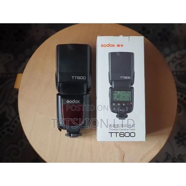 TT600 Camera Flash/Speedlite - main view