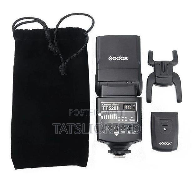 Godox Tt520 Ii Camera Flash/Speedlite With Trigger
