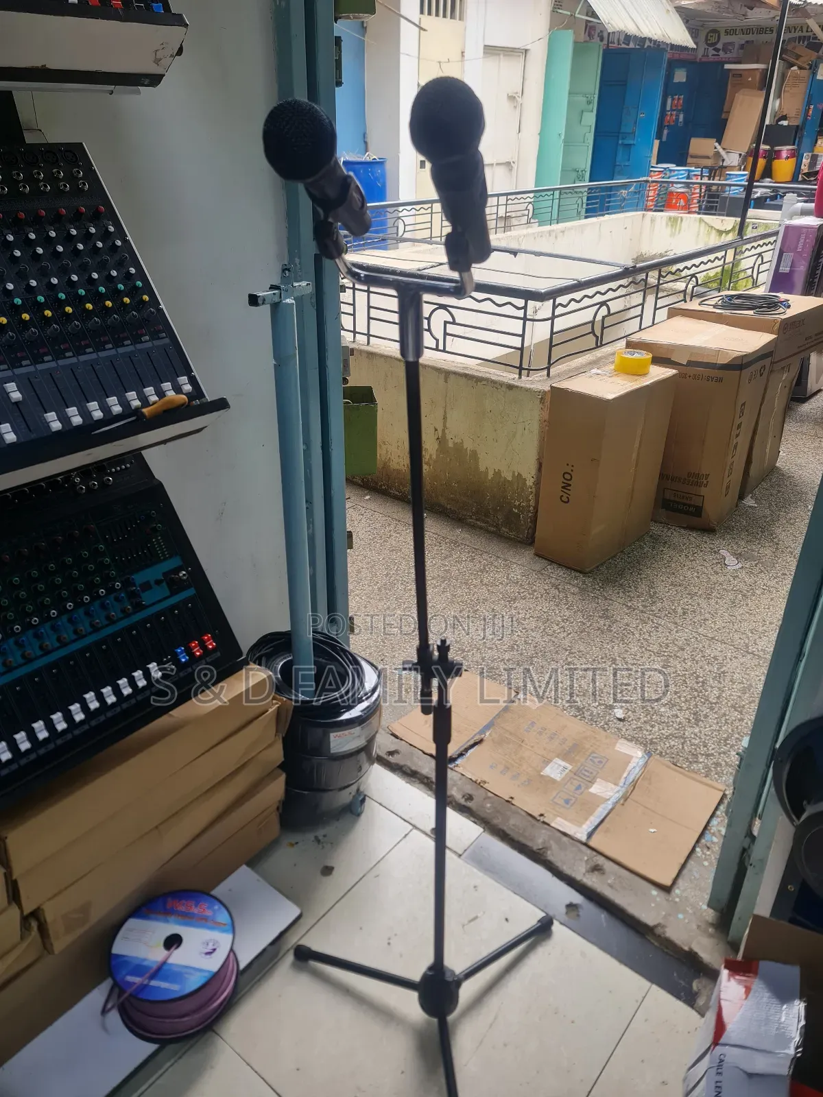Presidential Silver Double Microphone Stand