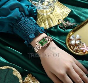 Poedagar Women Watch Fashion Luxury Diamond Green Dial