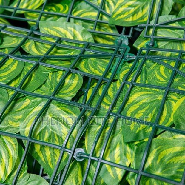 Boxwood Wall Hedge Panels - thumbnail 2