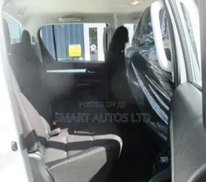 New Toyota Hilux 2022 White