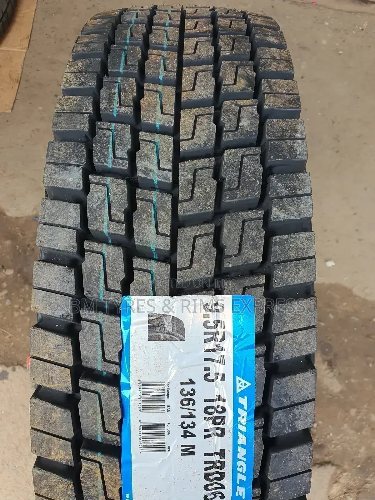 9.5 R17.5 Triangle Tyres (Diff)