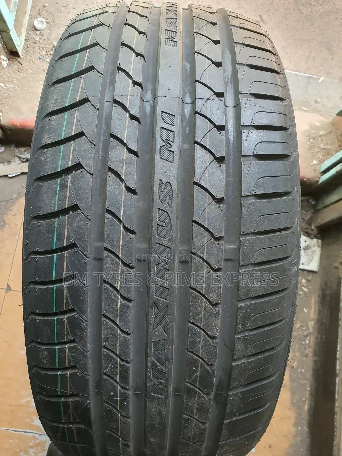 245 /35 R19 Maxtrek Tyres.