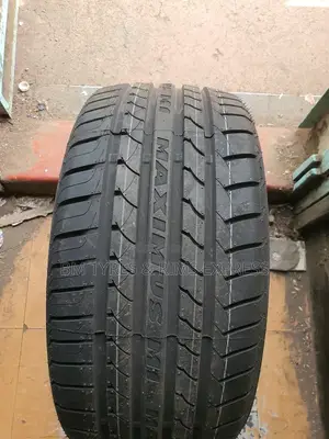 245 /40 R17 Maxtrek Tyres