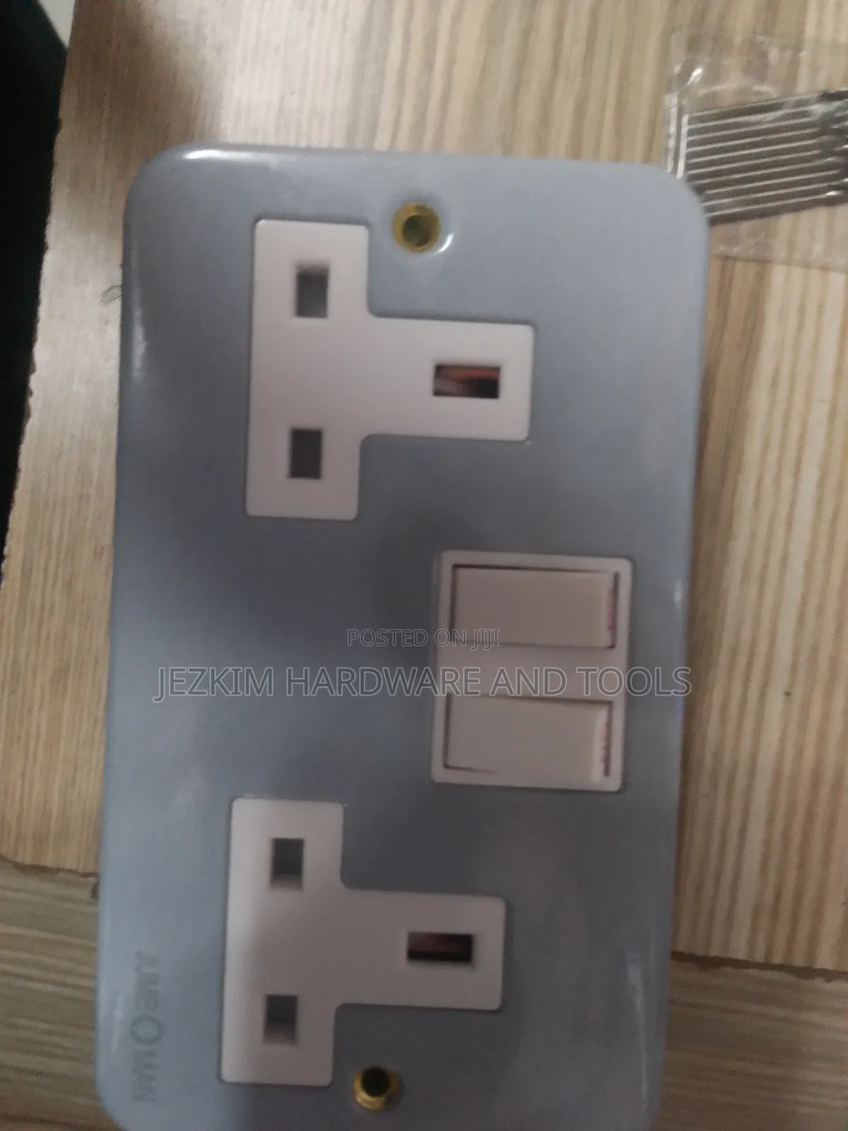 Metallic Double Socket