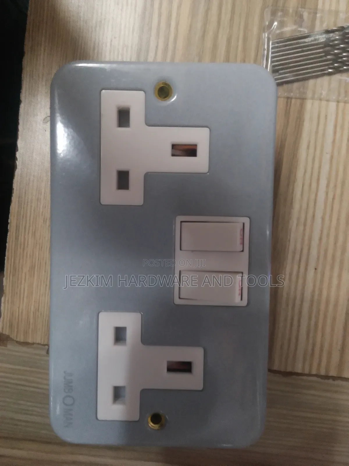 Metallic Double Socket