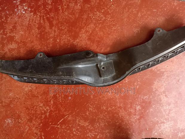 Toyota Ist New Shape Grill/Toyota Land Cruiser Rh Mud Guard - thumbnail 4