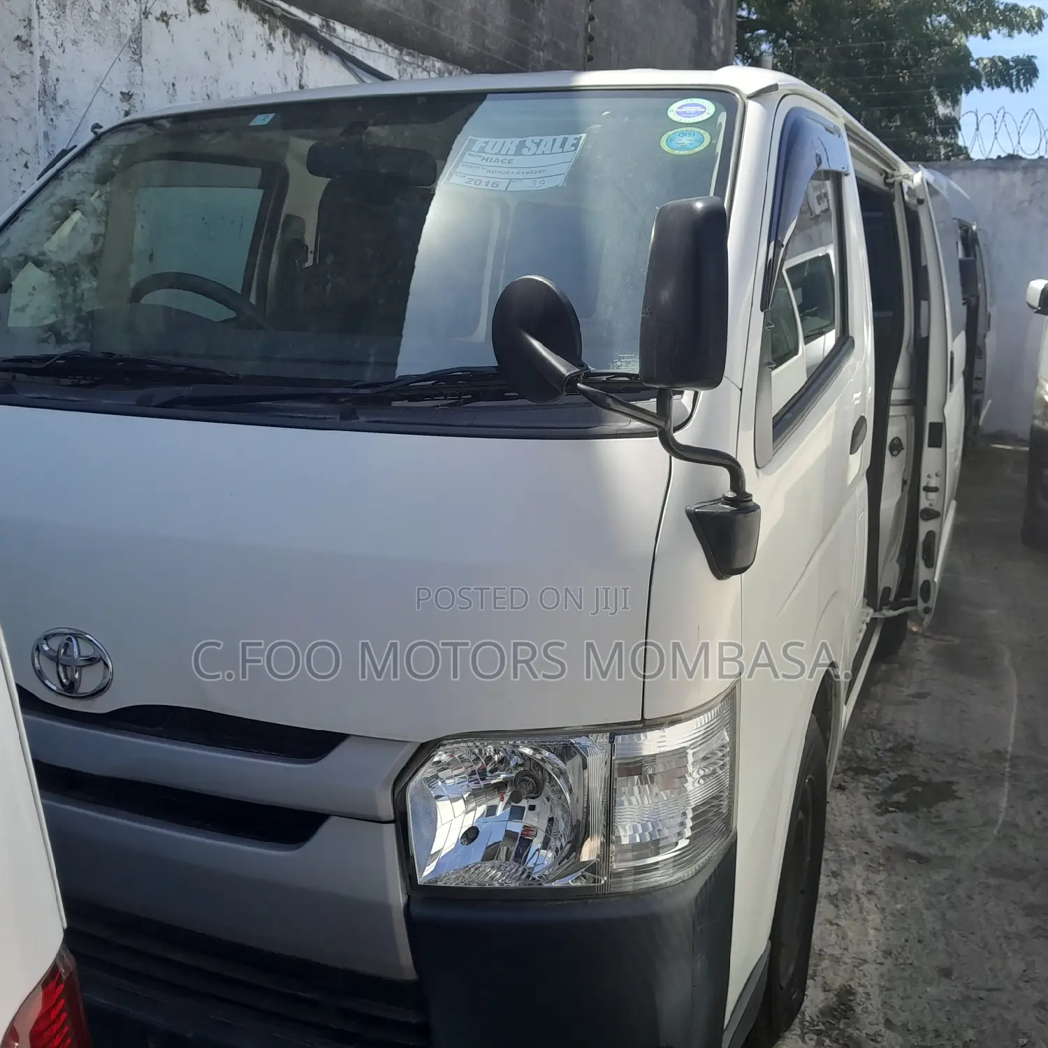 Toyota Regius 2017 White