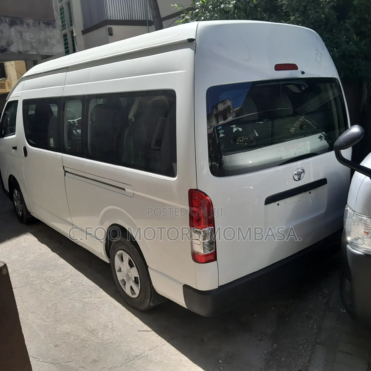 Toyota Regius 2017 White