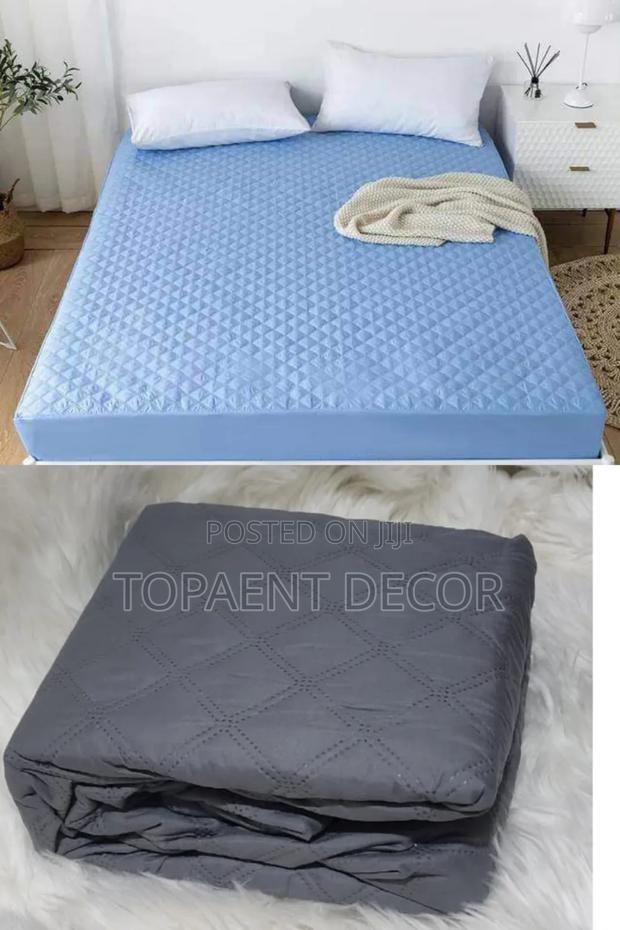 Waterproof Fitted Mattress Protectors 4by 6 - main view